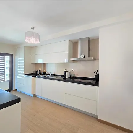Da Rocha Prime Rezidenz With Garage Apartament
